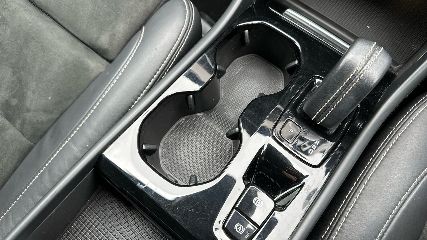 Used Volvo XC40 2021 for sale - 77672996: Photo 35