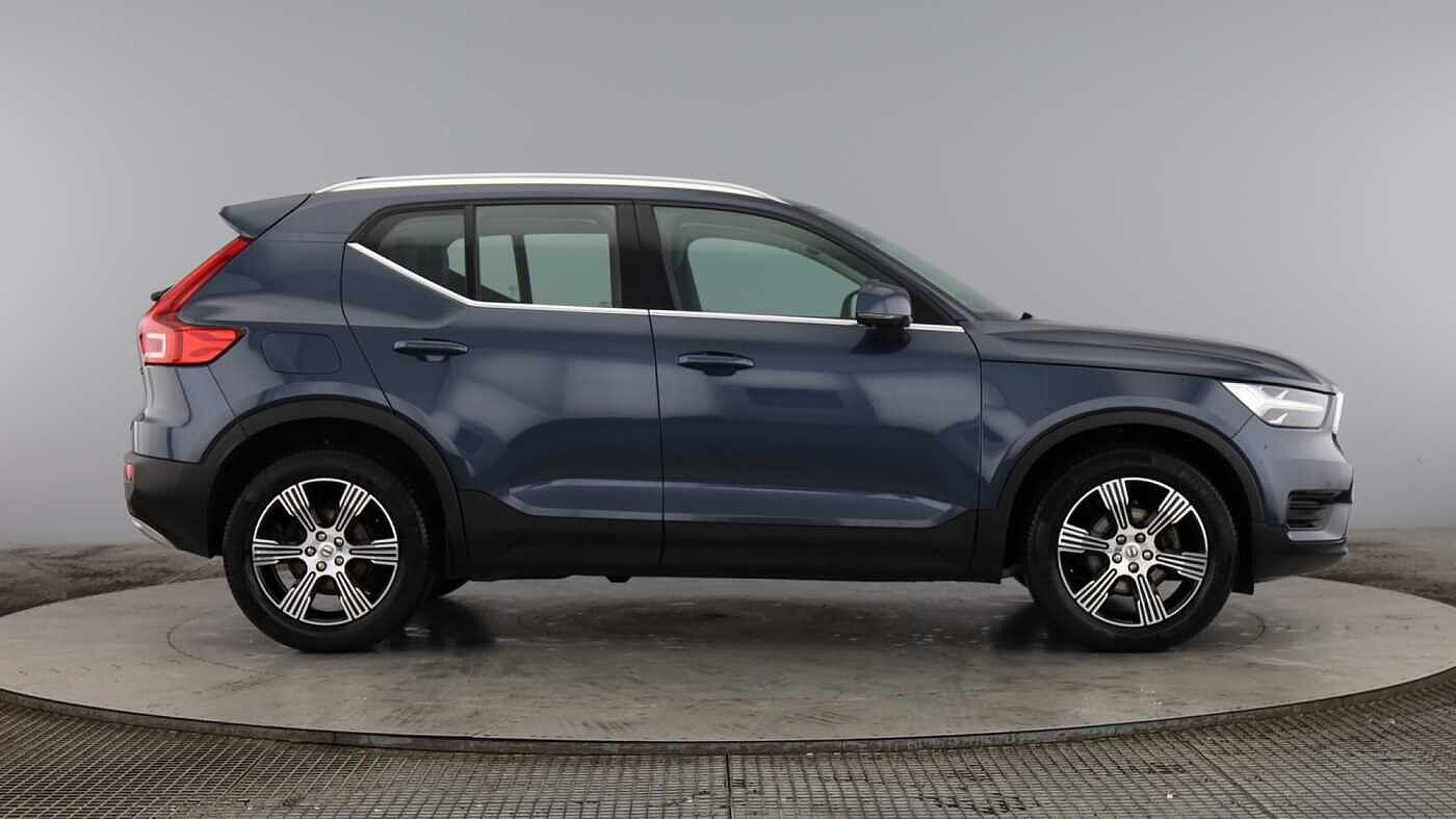 Used Volvo XC40 2022 for sale - 77081699: Photo 2