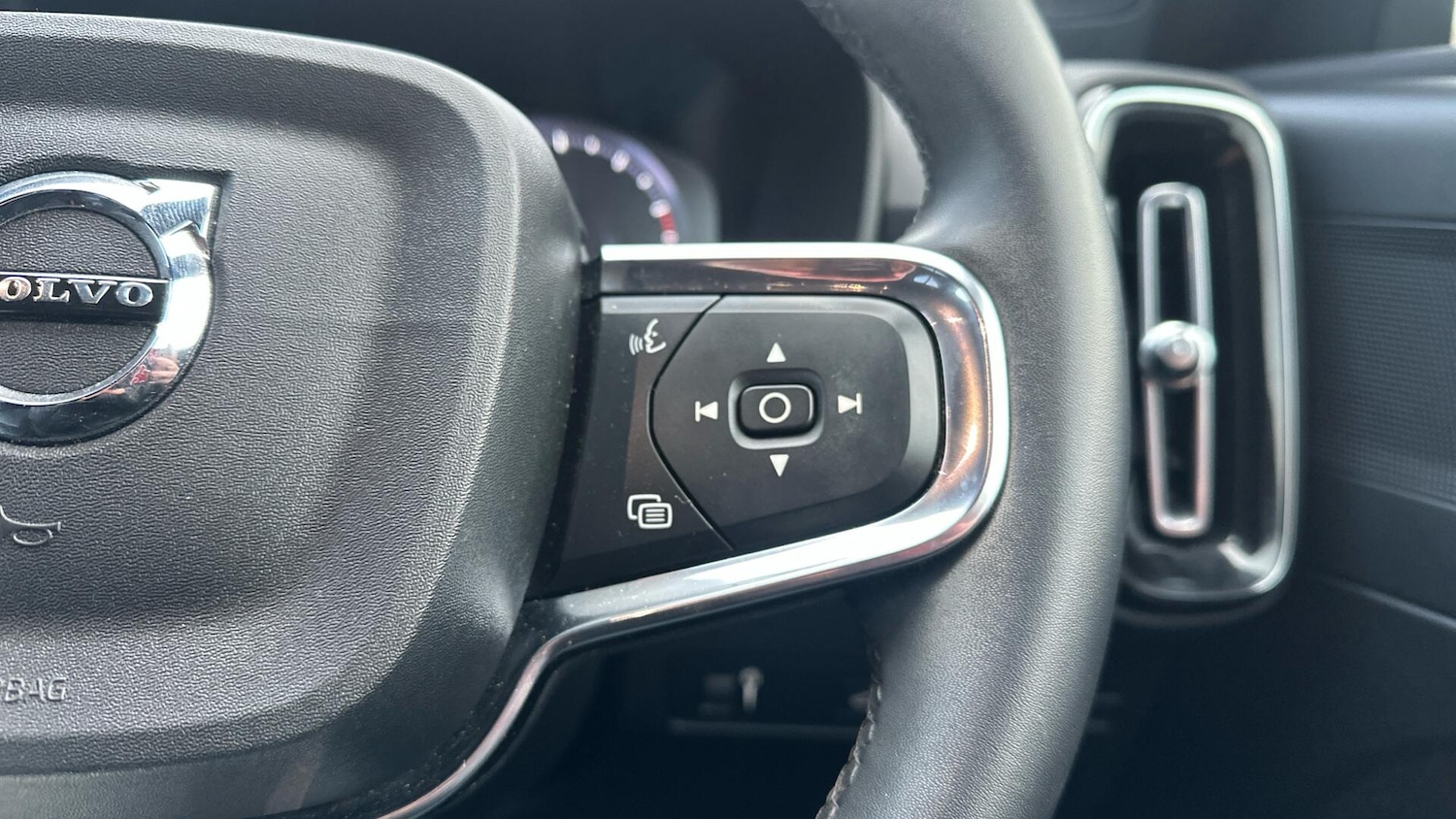 Used Volvo XC40 2021 for sale - 77039867: Photo 30