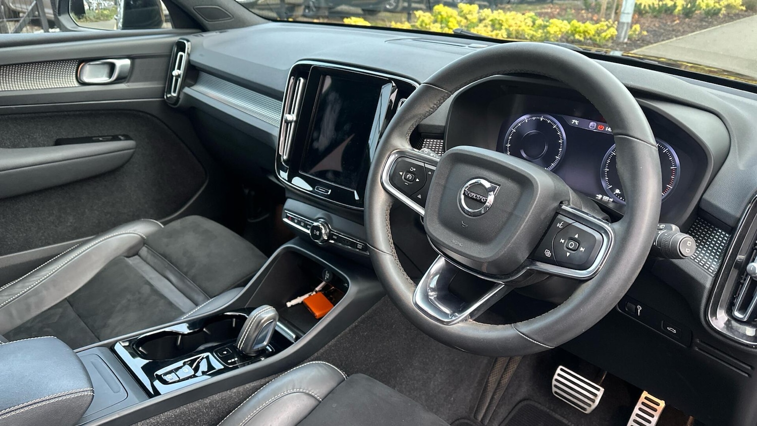 Used Volvo XC40 2021 for sale - 77039867: Photo 4