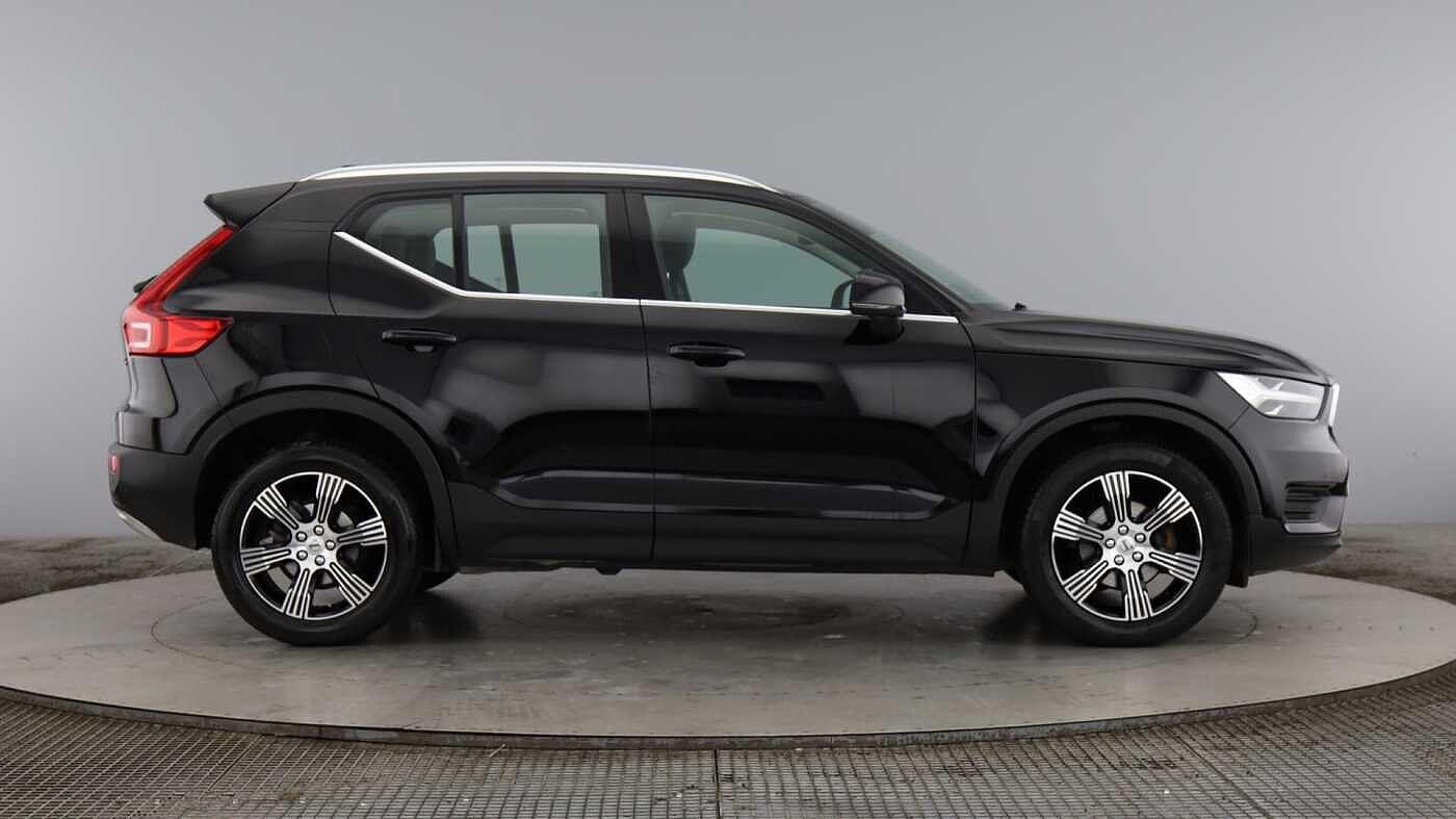 Used Volvo XC40 2021 for sale - 76701407: Photo 2