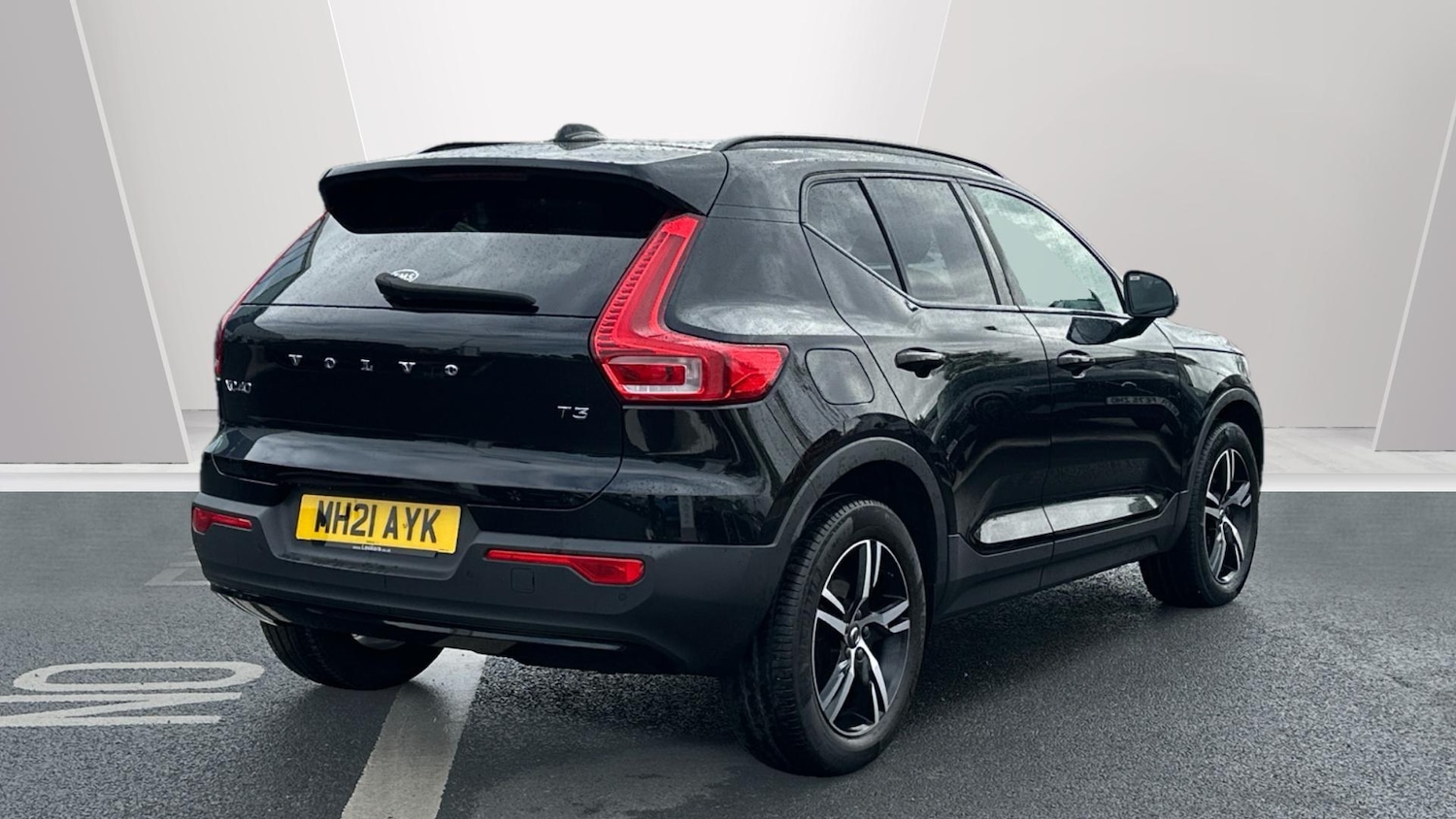 Used Volvo XC40 2021 for sale - 76336217: Photo 2