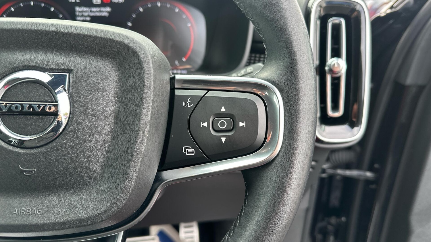 Used Volvo XC40 2021 for sale - 76336217: Photo 31