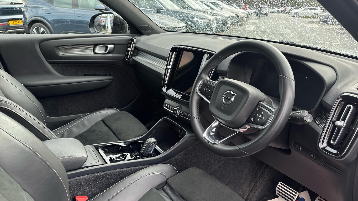 Used Volvo XC40 2021 for sale - 76336217: Photo 4