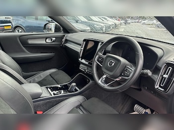 Used Volvo XC40 2021 for sale - 76336217: Photo