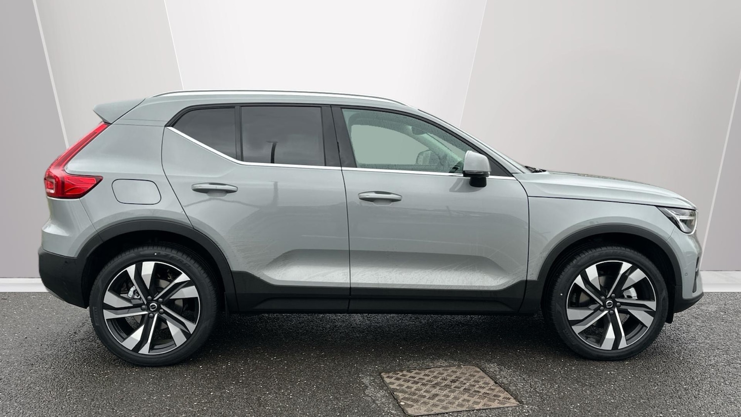 Used Volvo XC40 2026 for sale - 77672978: Photo 3