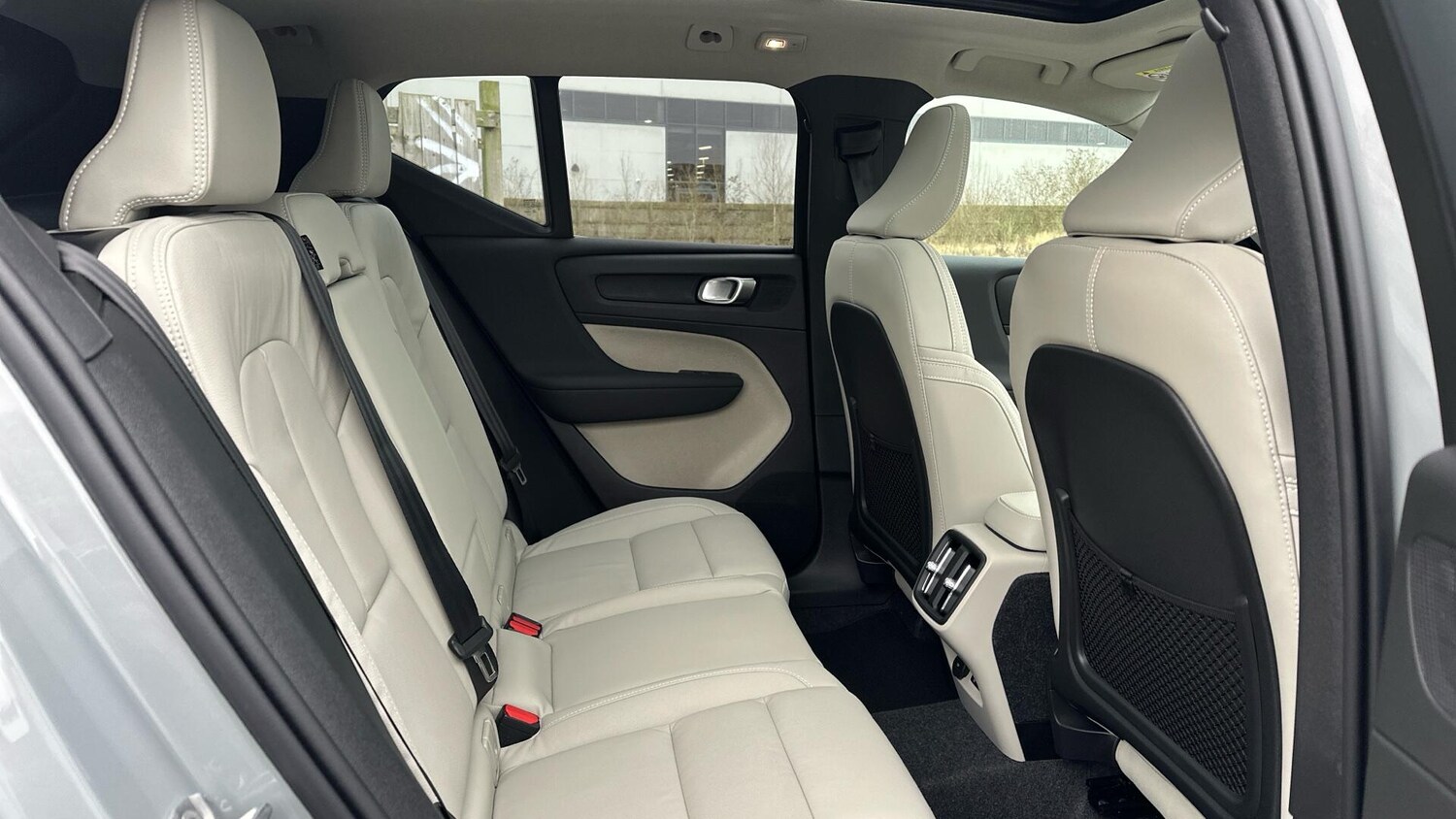 Used Volvo XC40 2026 for sale - 77672978: Photo 6