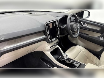 Used Volvo XC40 2022 for sale - 77670520: Photo