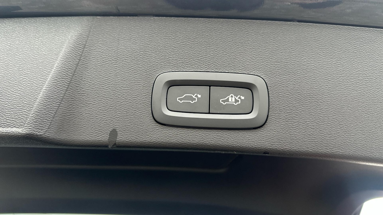 Used Volvo XC40 2025 for sale - 76336977: Photo 24