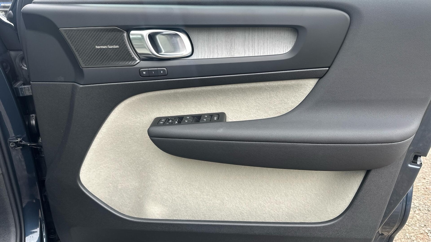 Used Volvo XC40 2025 for sale - 76336977: Photo 29