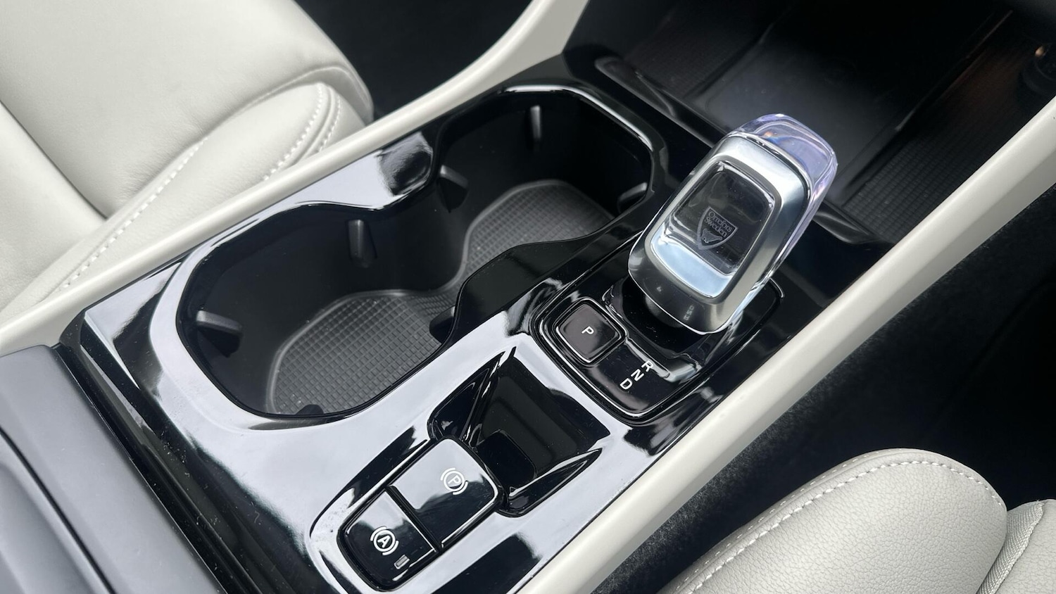 Used Volvo XC40 2025 for sale - 76336977: Photo 36