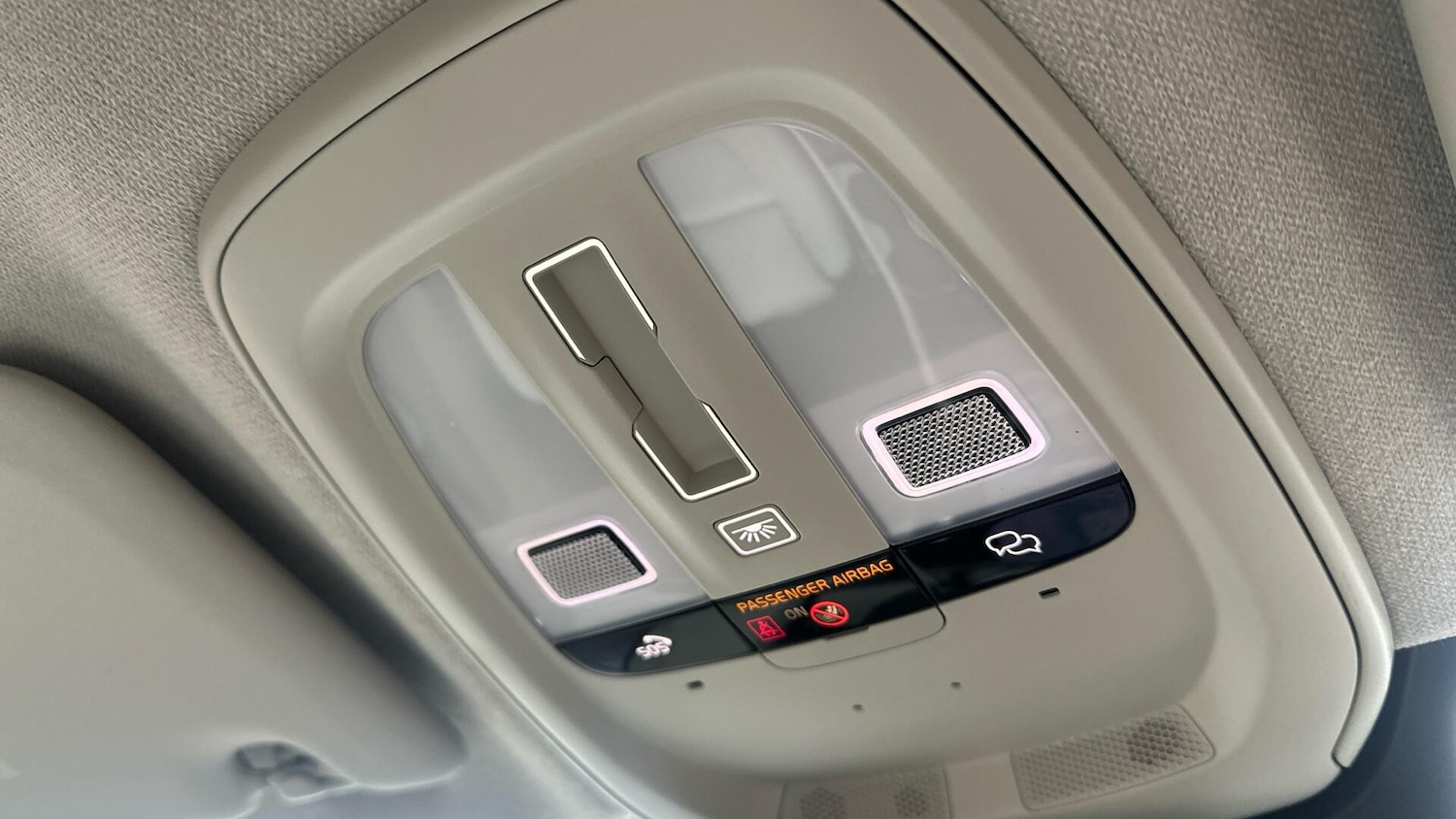 Used Volvo XC40 2025 for sale - 76336977: Photo 40