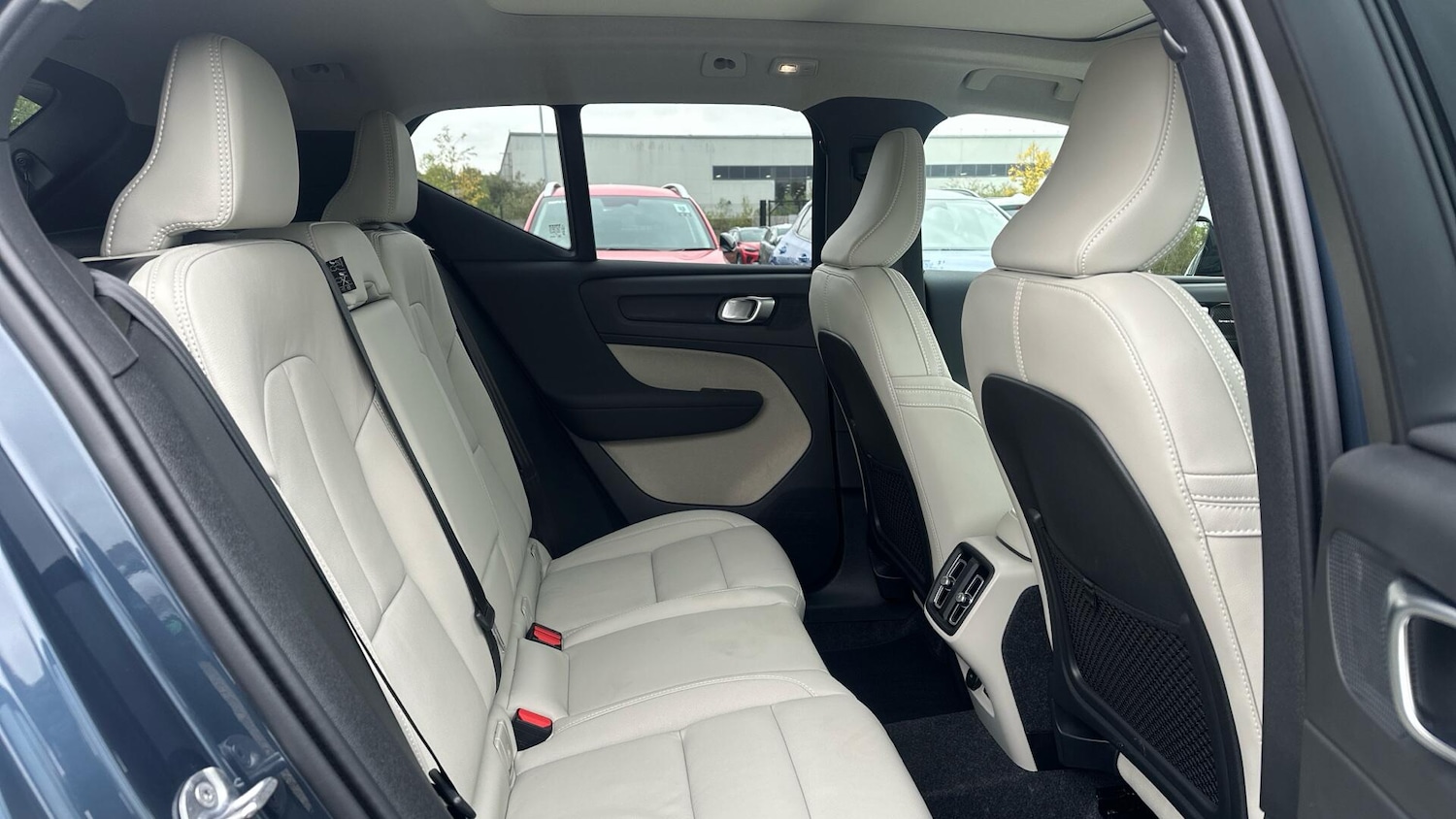 Used Volvo XC40 2025 for sale - 76336977: Photo 6