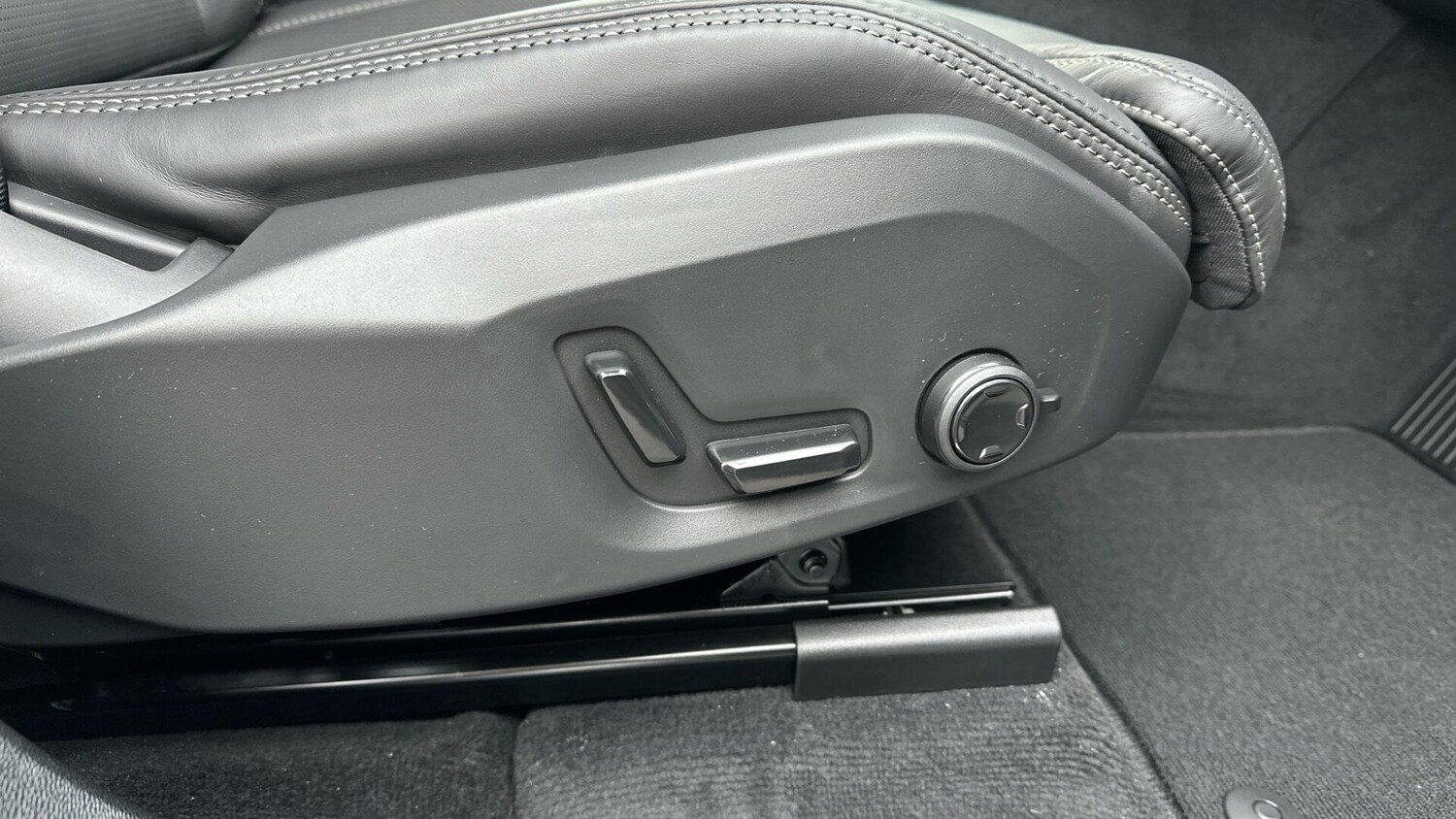 Used Volvo XC60 for sale - 77724003: Photo 30