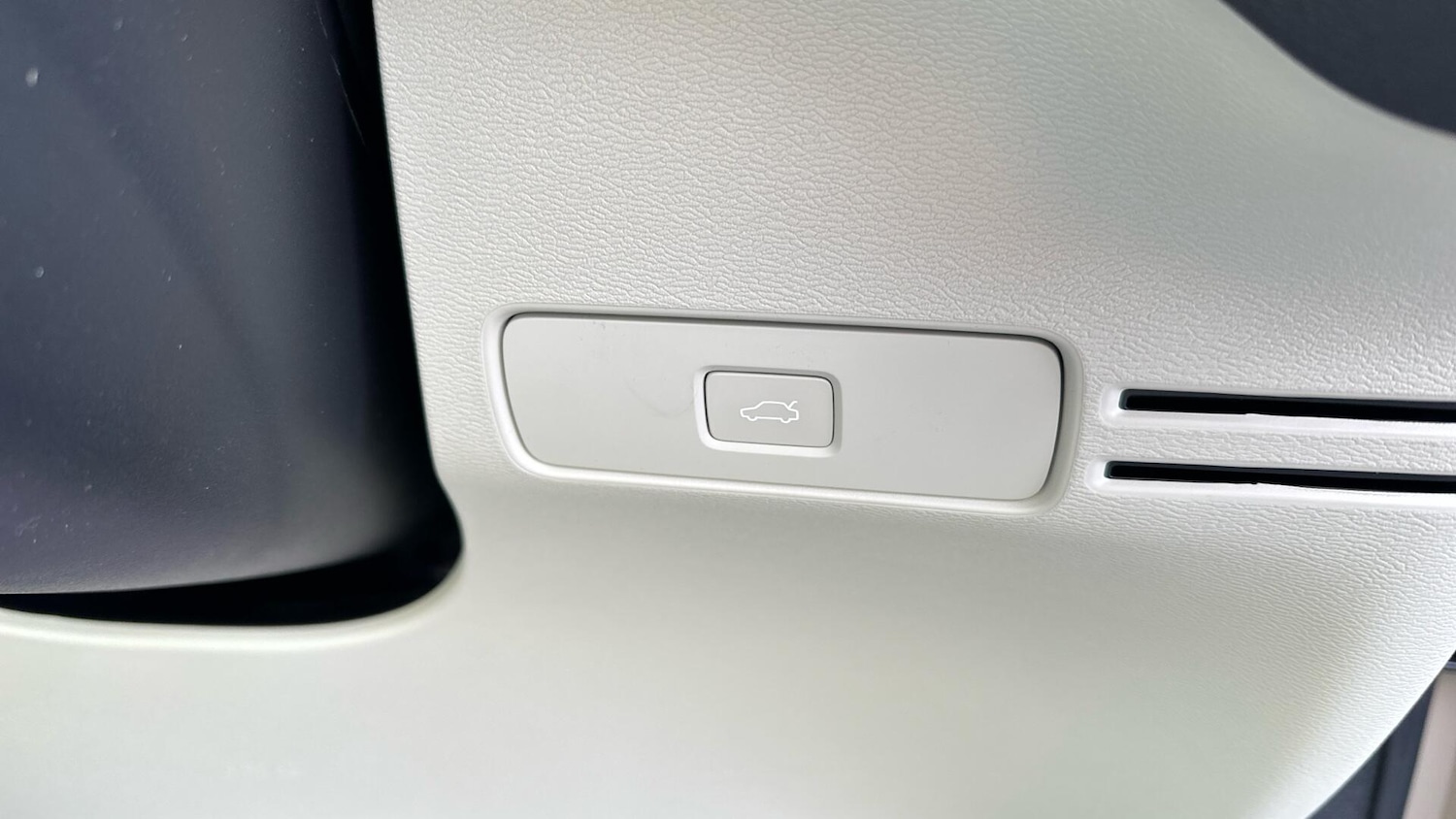 Used Volvo XC40 2025 for sale - 76336965: Photo 30