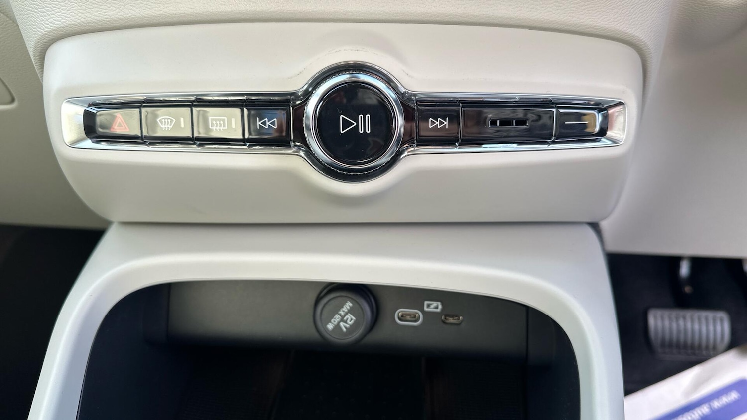 Used Volvo XC40 2025 for sale - 76336965: Photo 37