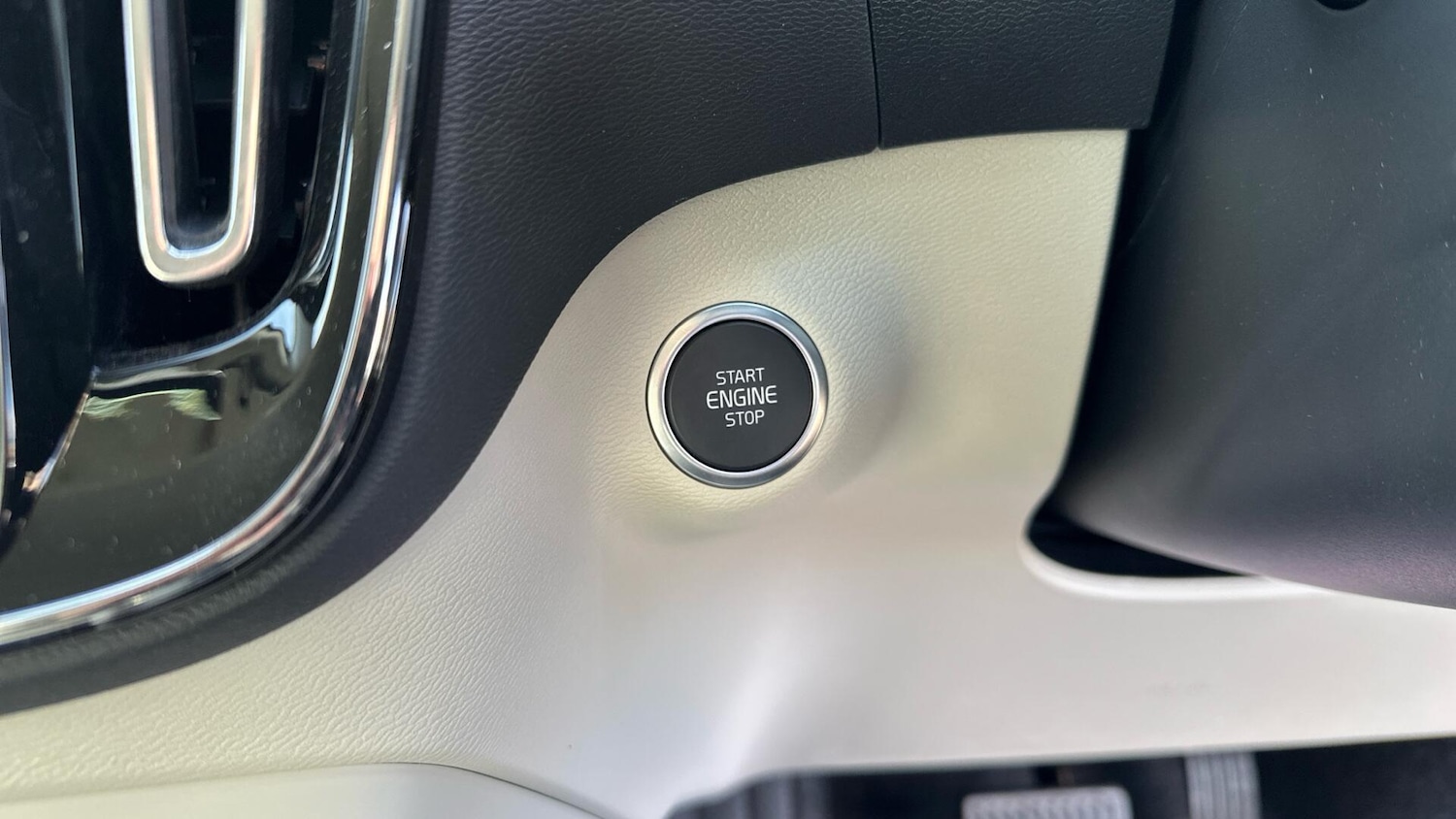 Used Volvo XC40 2025 for sale - 76336965: Photo 38