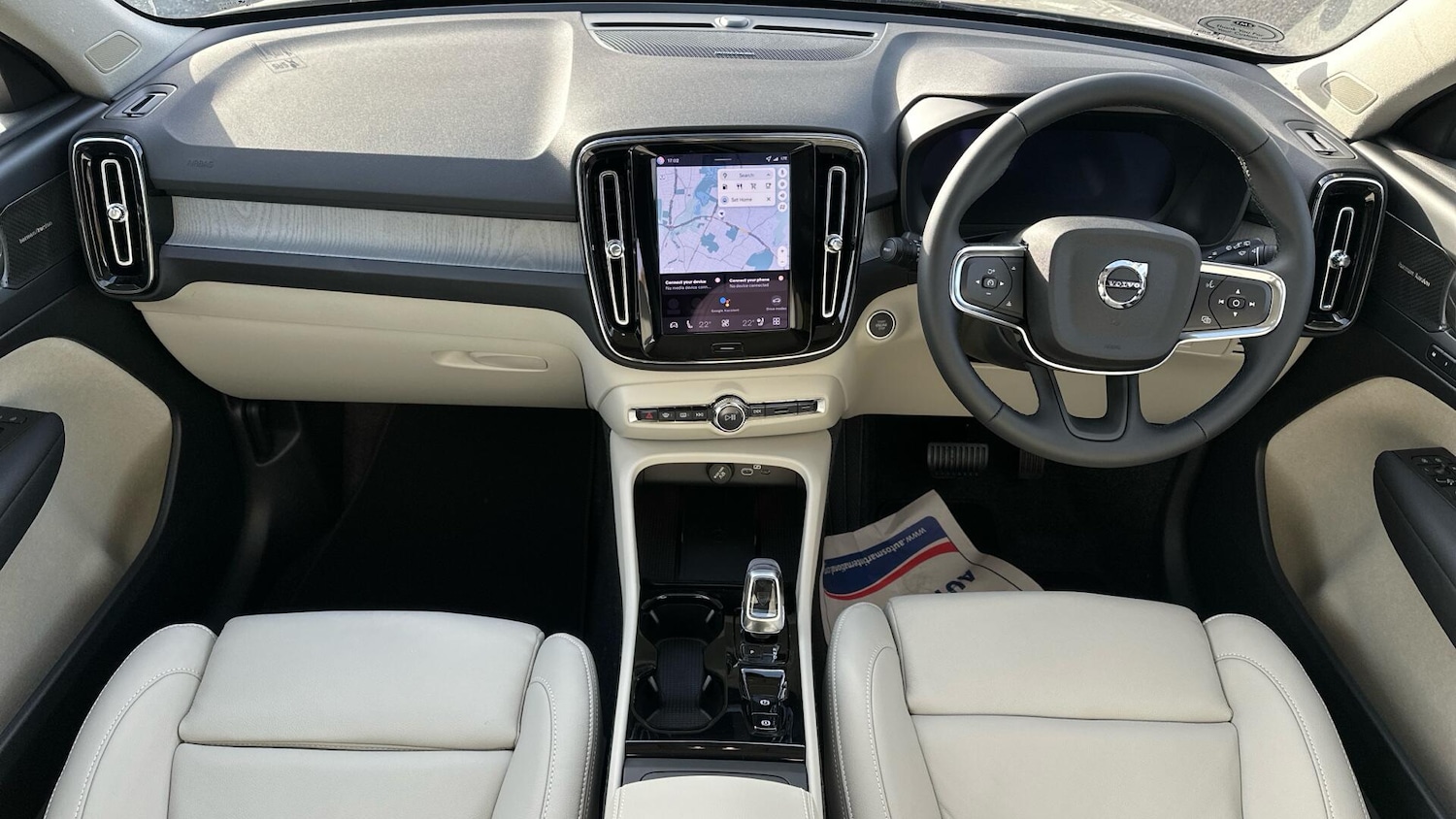 Used Volvo XC40 2025 for sale - 76336965: Photo 5