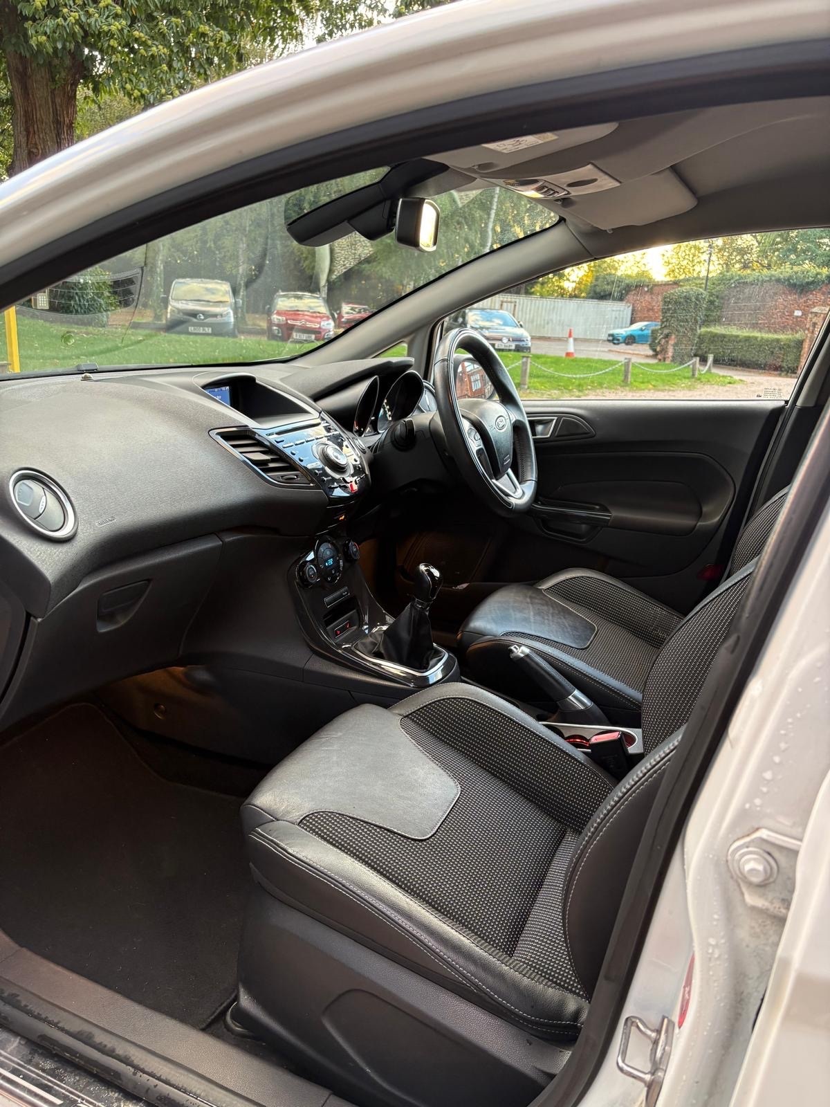 Used Ford Fiesta 2013 for sale - 76023853: Photo 12