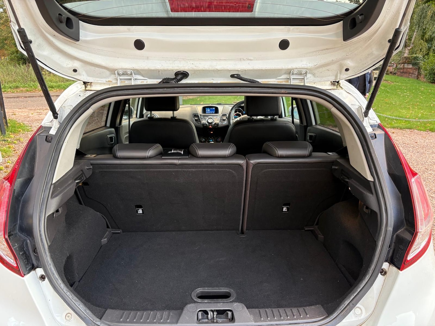 Used Ford Fiesta 2013 for sale - 76023853: Photo 13