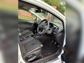 Used Ford Fiesta 2013 for sale - 76023853: Photo