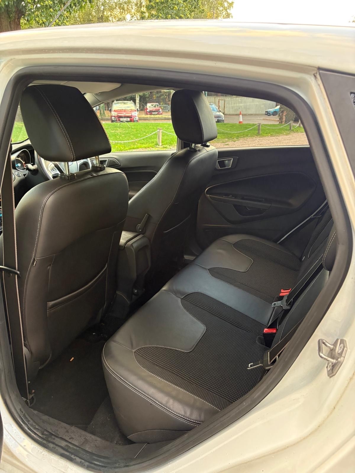 Used Ford Fiesta 2013 for sale - 76023853: Photo 6