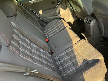 Used Volkswagen Golf 2010 for sale - 76507411: Photo