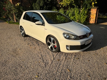 Used Volkswagen Golf 2010 for sale - 76507411: Photo