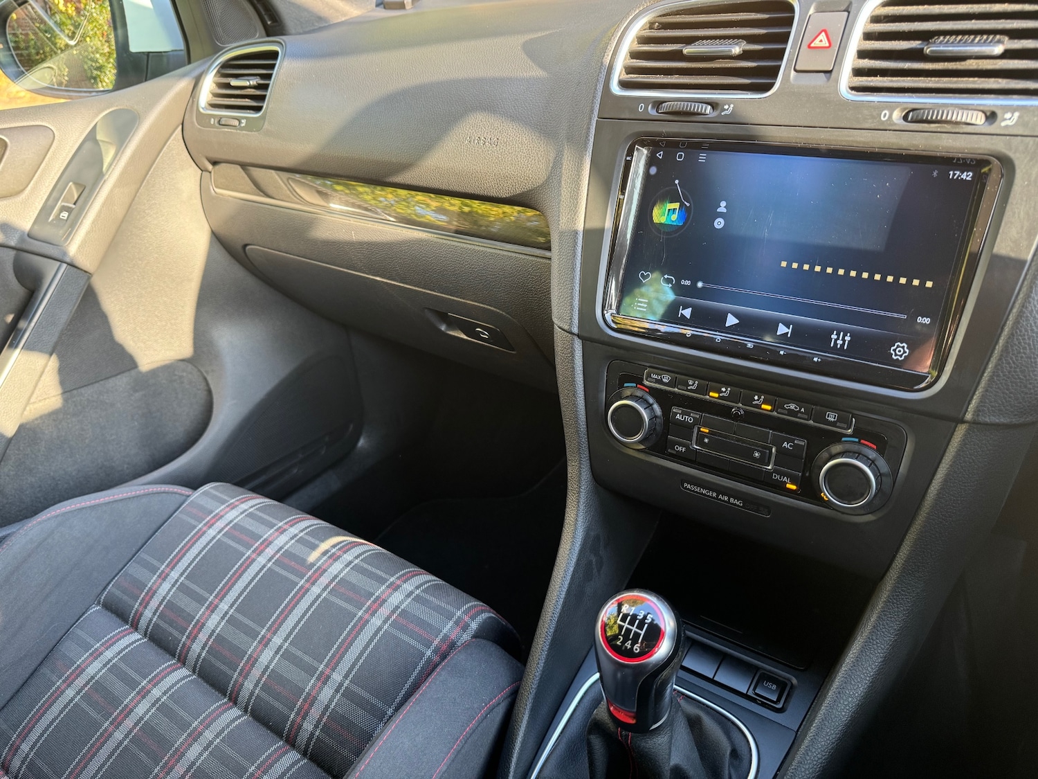 Used Volkswagen Golf 2010 for sale - 76507411: Photo 8