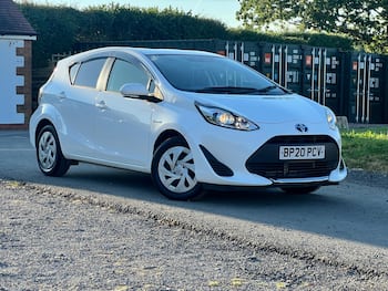 Used Toyota Aqua 2020 for sale - 79840133: Photo