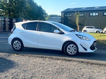 Used Toyota Aqua 2020 for sale - 79840133: Photo