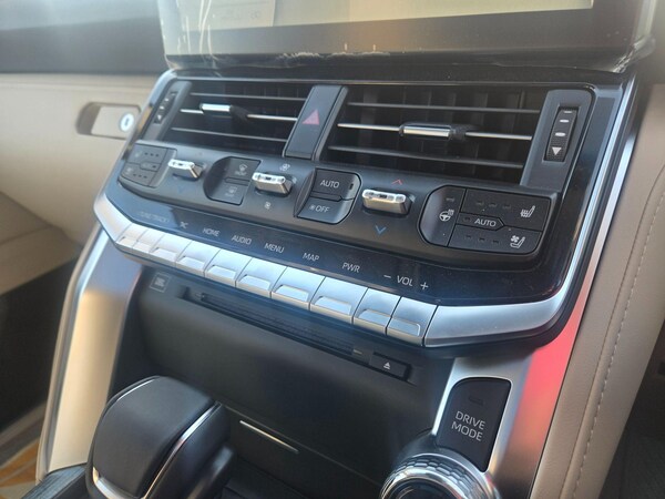 Used Toyota Landcruiser 2024 for sale - 74799776: Photo 18