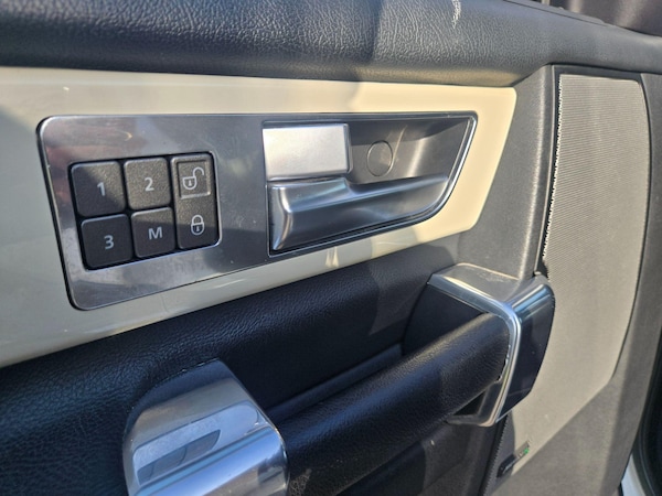 Used Land Rover Discovery 4 for sale - 75224869: Photo 35