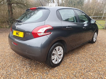 Used Peugeot 208 2015 for sale - 77395990: Photo