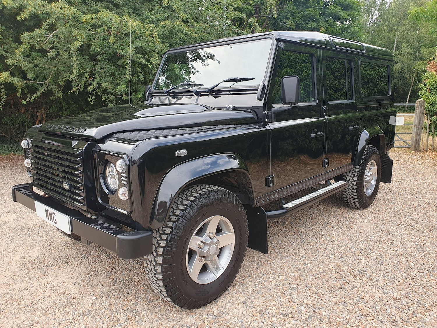 Used Land Rover Defender 2015 for sale - 76646075: Photo 1