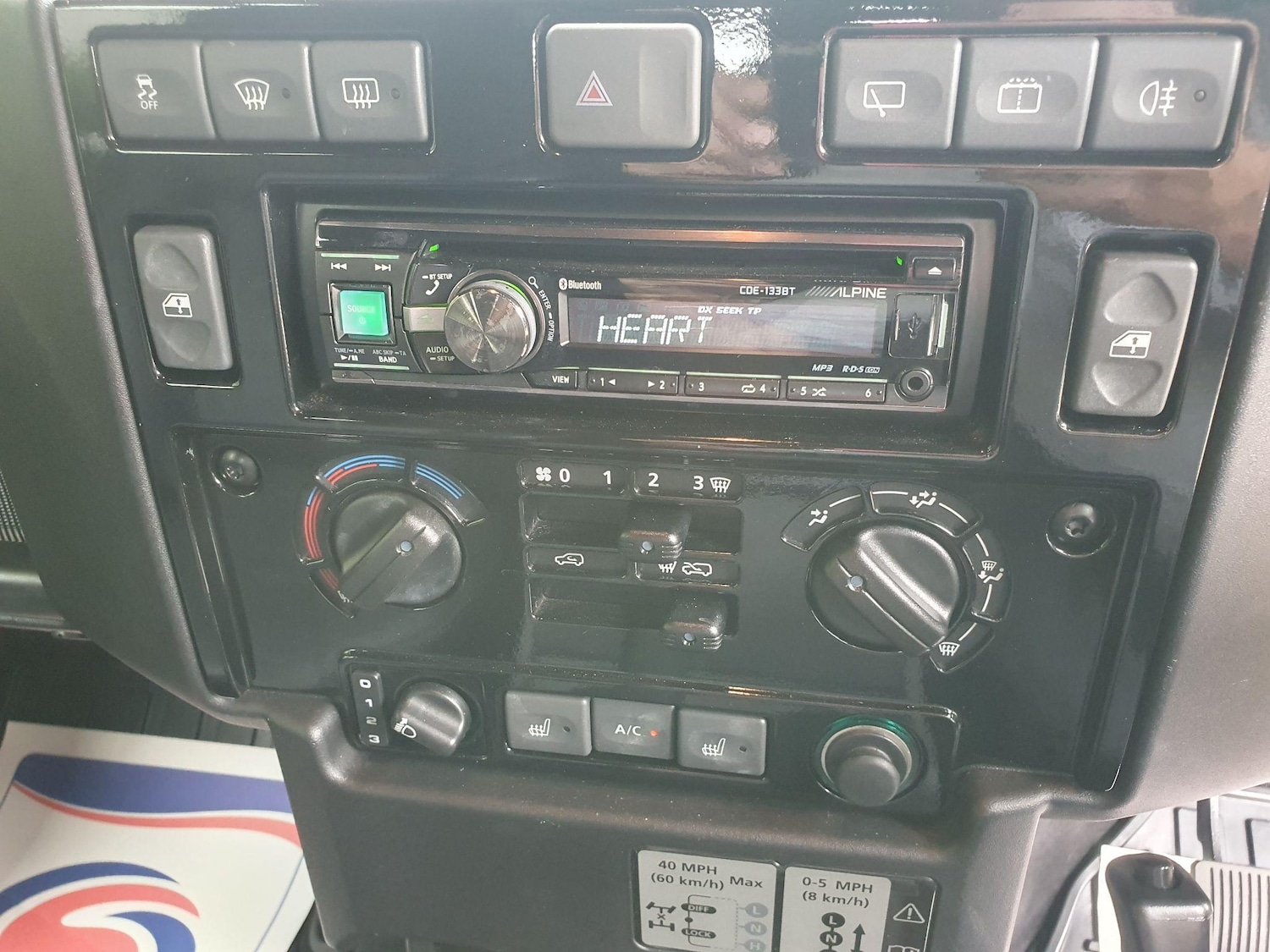 Used Land Rover Defender 2015 for sale - 76646075: Photo 15