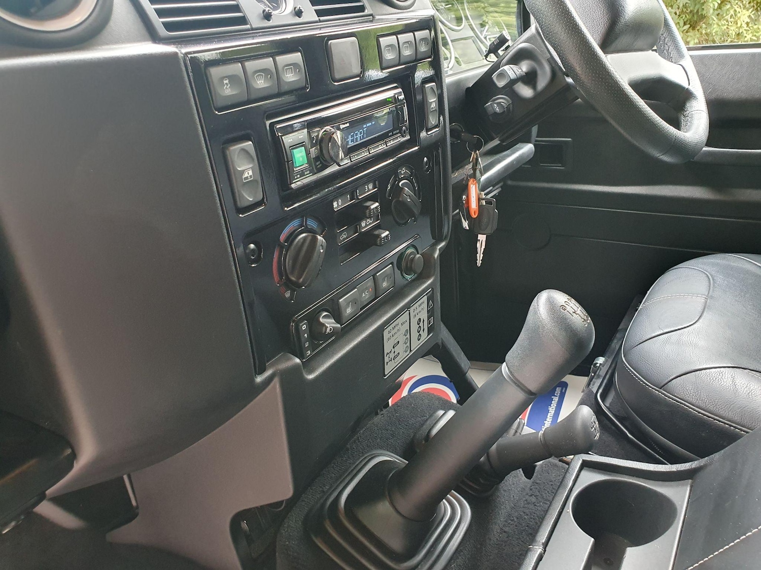 Used Land Rover Defender 2015 for sale - 76646075: Photo 16