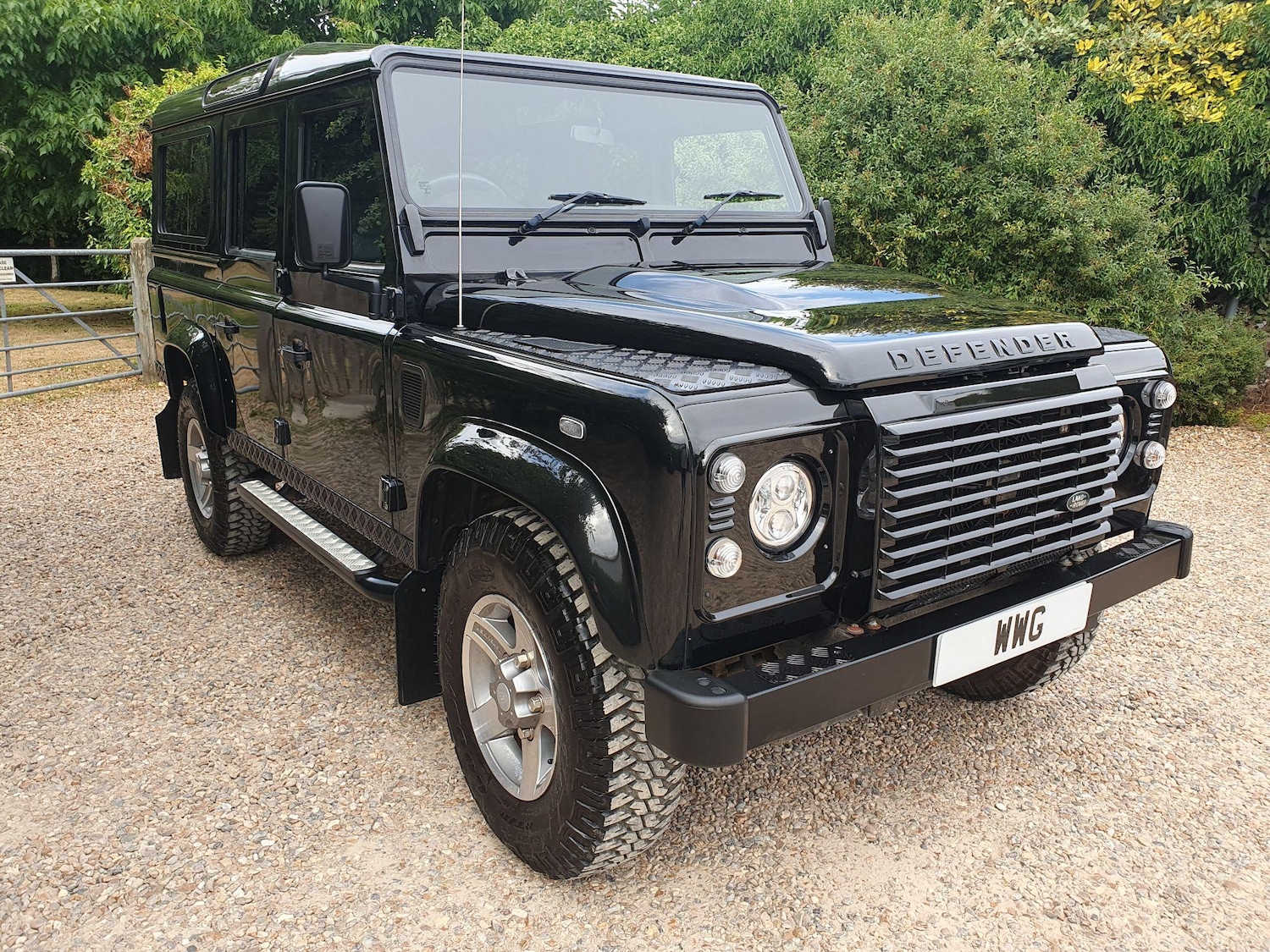 Used Land Rover Defender 2015 for sale - 76646075: Photo 3