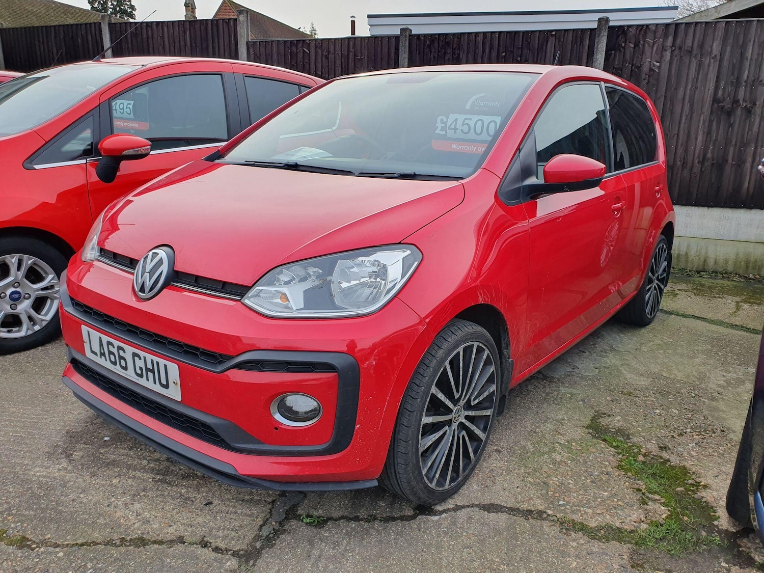 Used Volkswagen up! 2017 for sale - 77645947: Photo 1