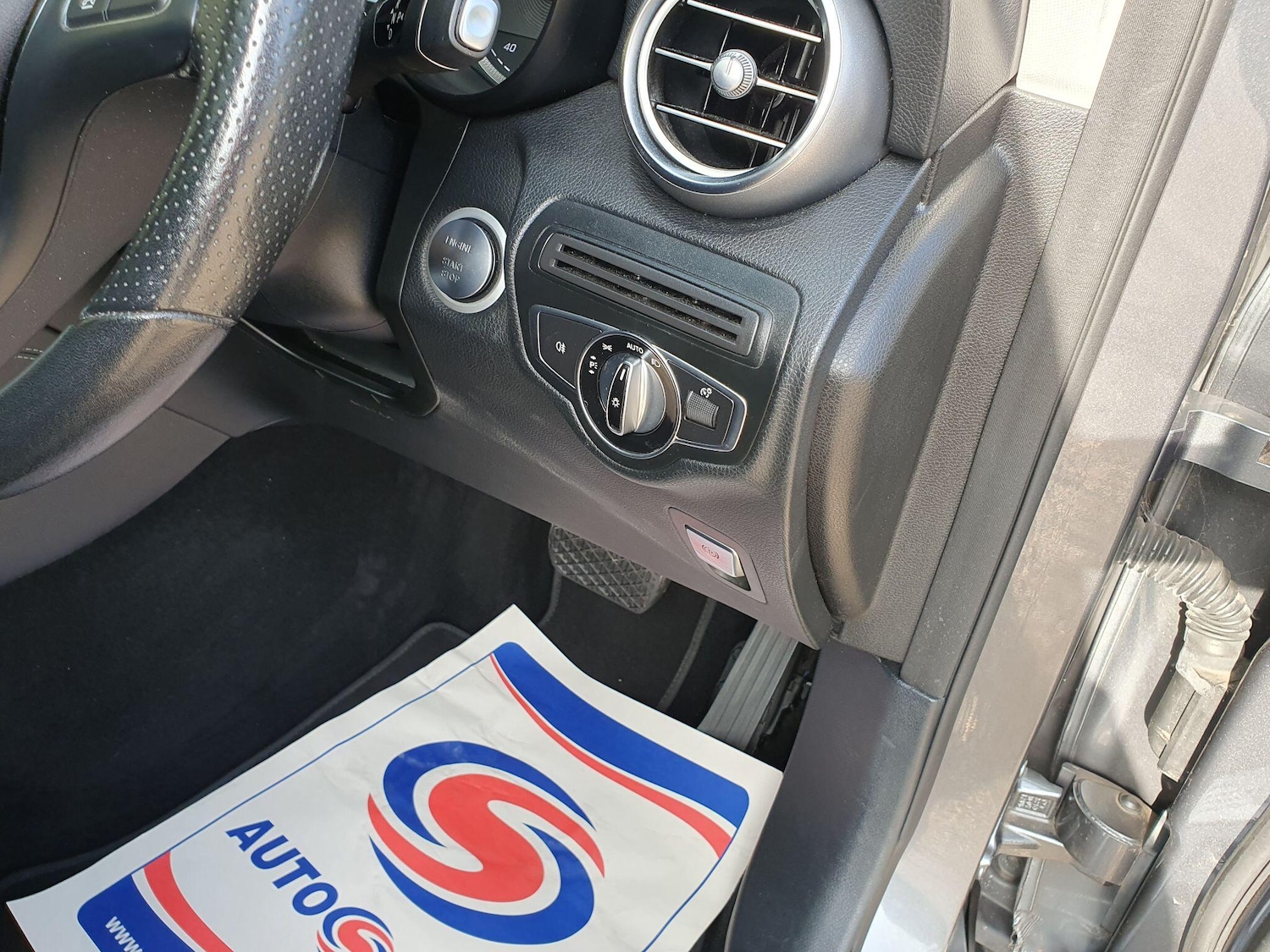 Used Mercedes-Benz GLC 2016 for sale - 76645963: Photo 11