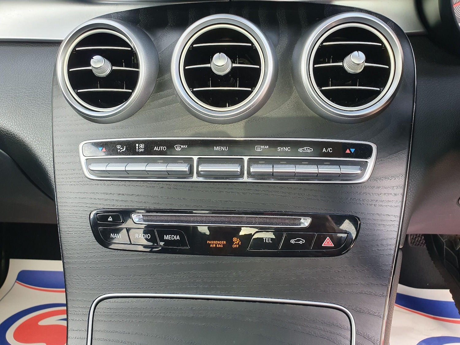 Used Mercedes-Benz GLC 2016 for sale - 76645963: Photo 8