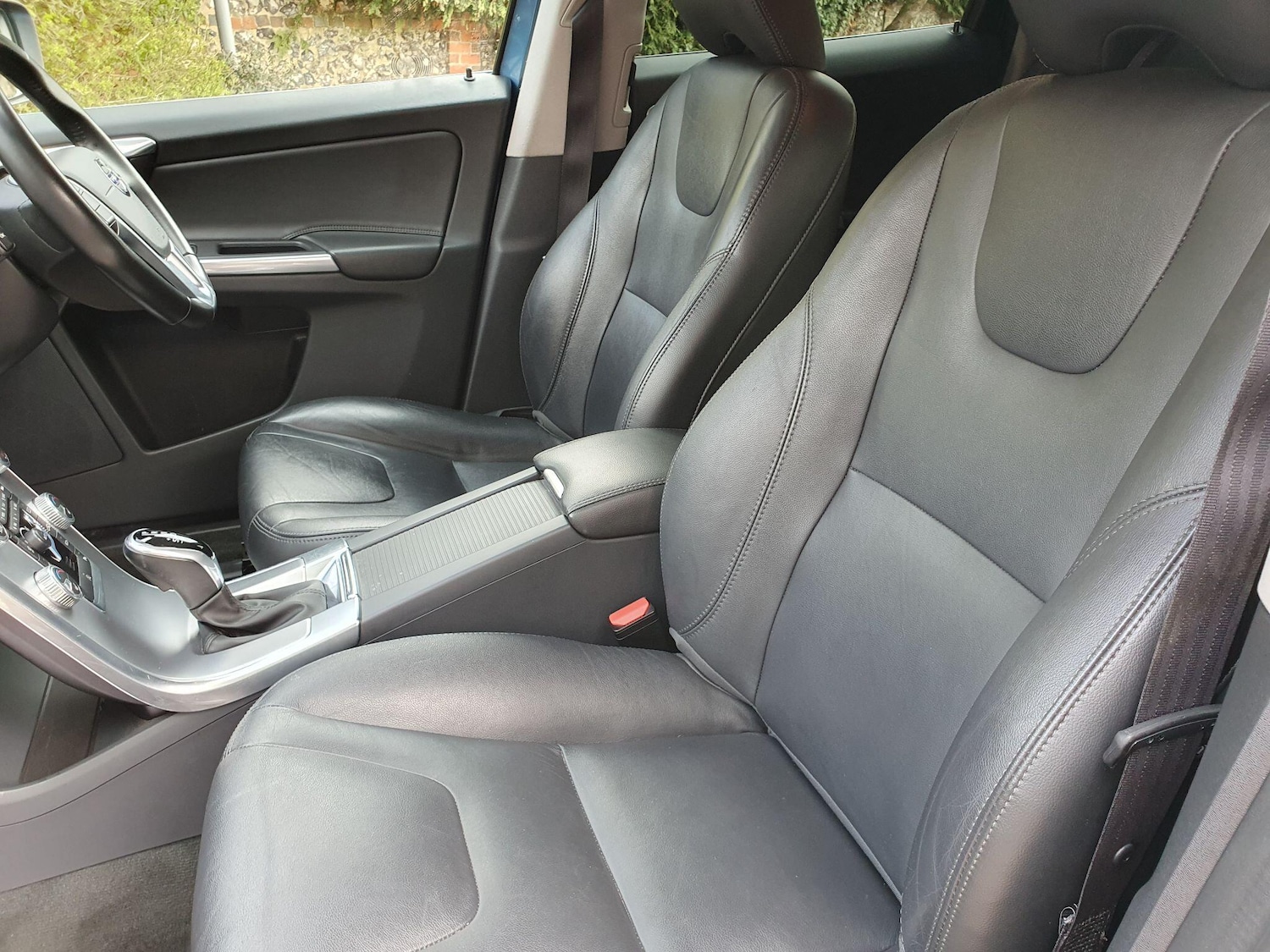 Used Volvo XC60 2017 for sale - 78047479: Photo 24