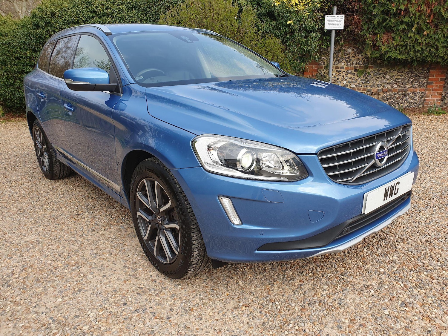 Used Volvo XC60 2017 for sale - 78047479: Photo 3