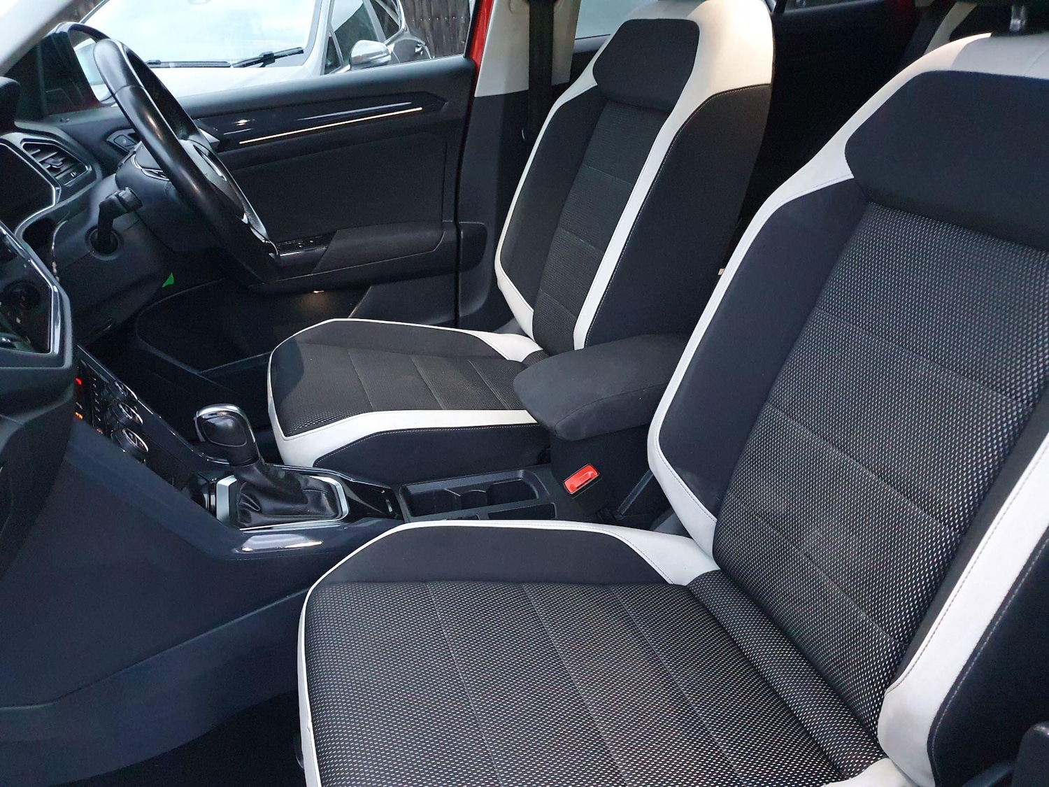 Used Volkswagen T-Roc for sale - 77278675: Photo 26