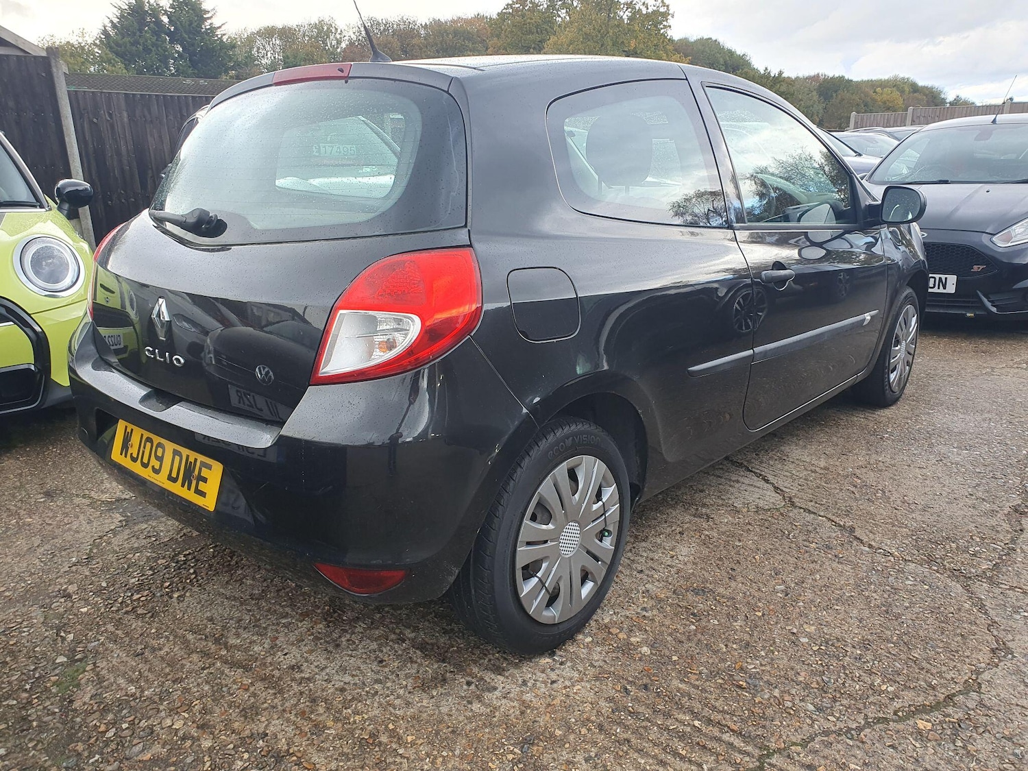 Used Renault Clio 2009 for sale - 76644994: Photo 2