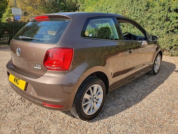 Used Volkswagen Polo 2015 for sale - 79669398: Photo