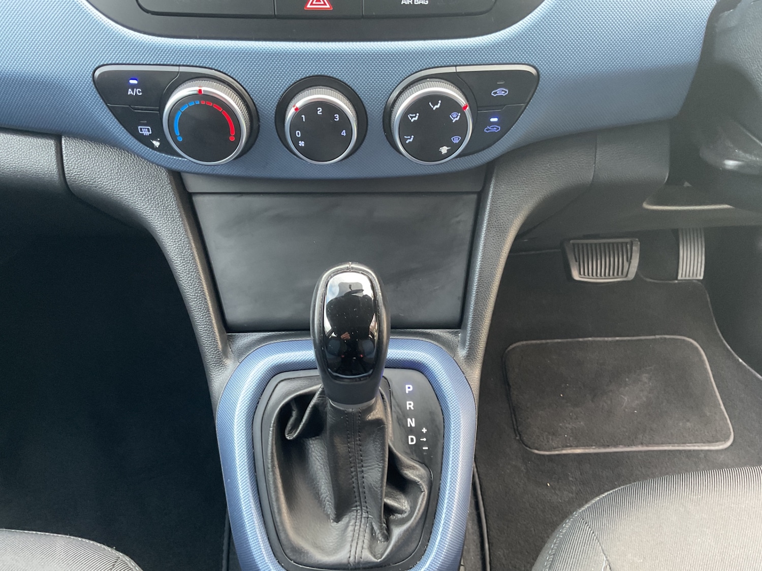 Used Hyundai i10 2015 for sale - 77521815: Photo 19