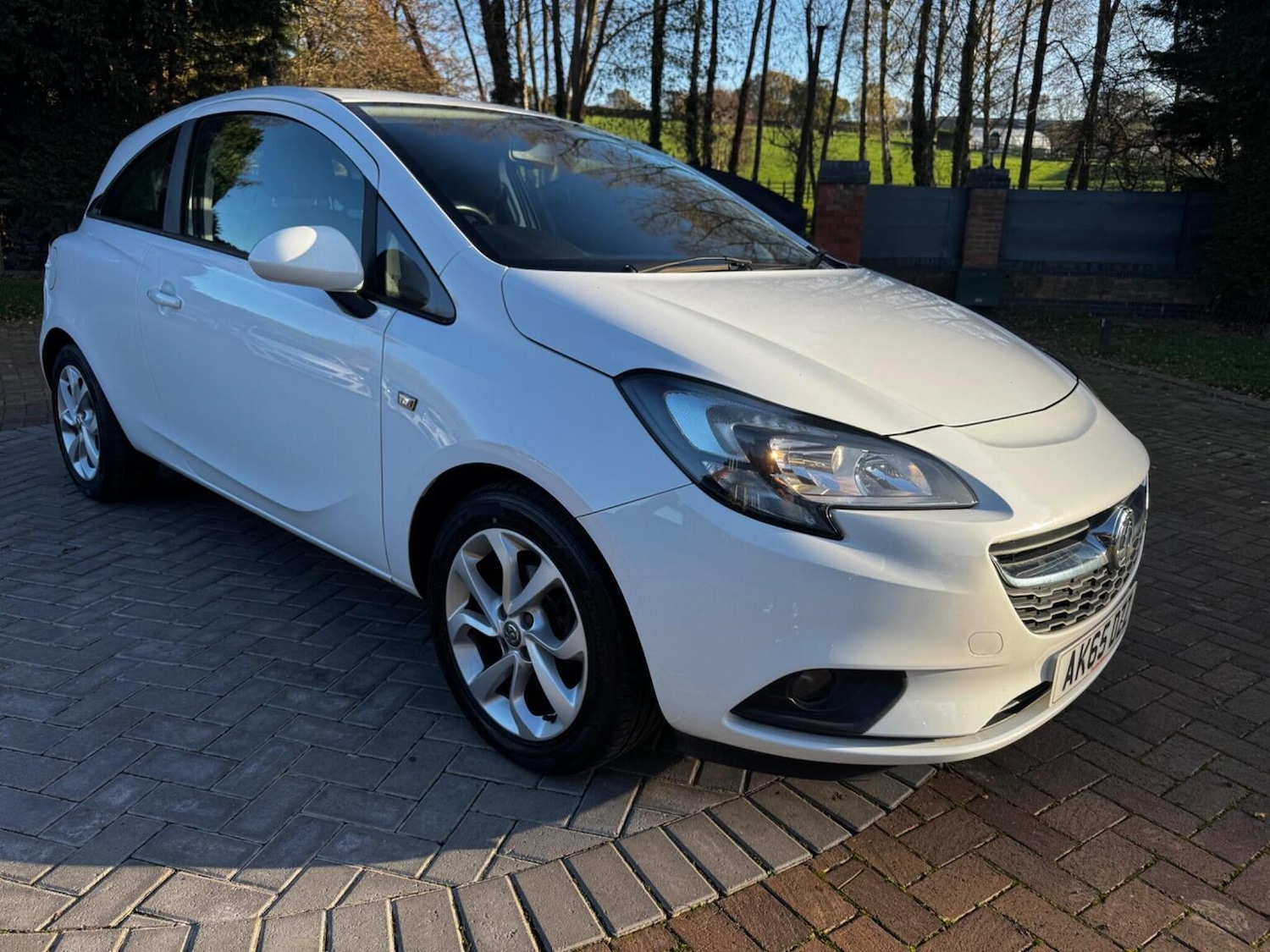 Used Vauxhall Corsa 2015 for sale - 76571260: Photo 1