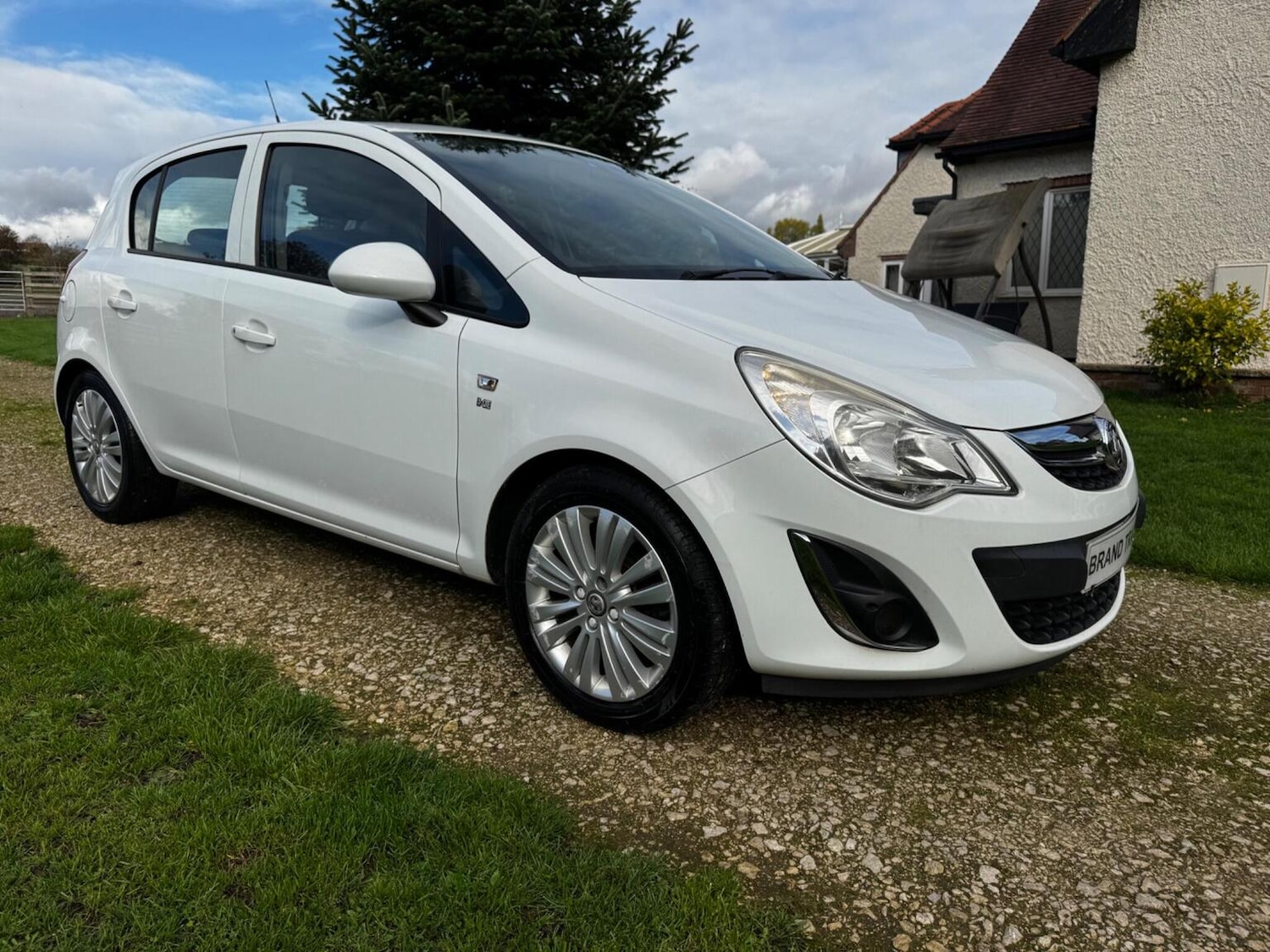 Used Vauxhall Corsa 2011 for sale - 76355928: Photo 2
