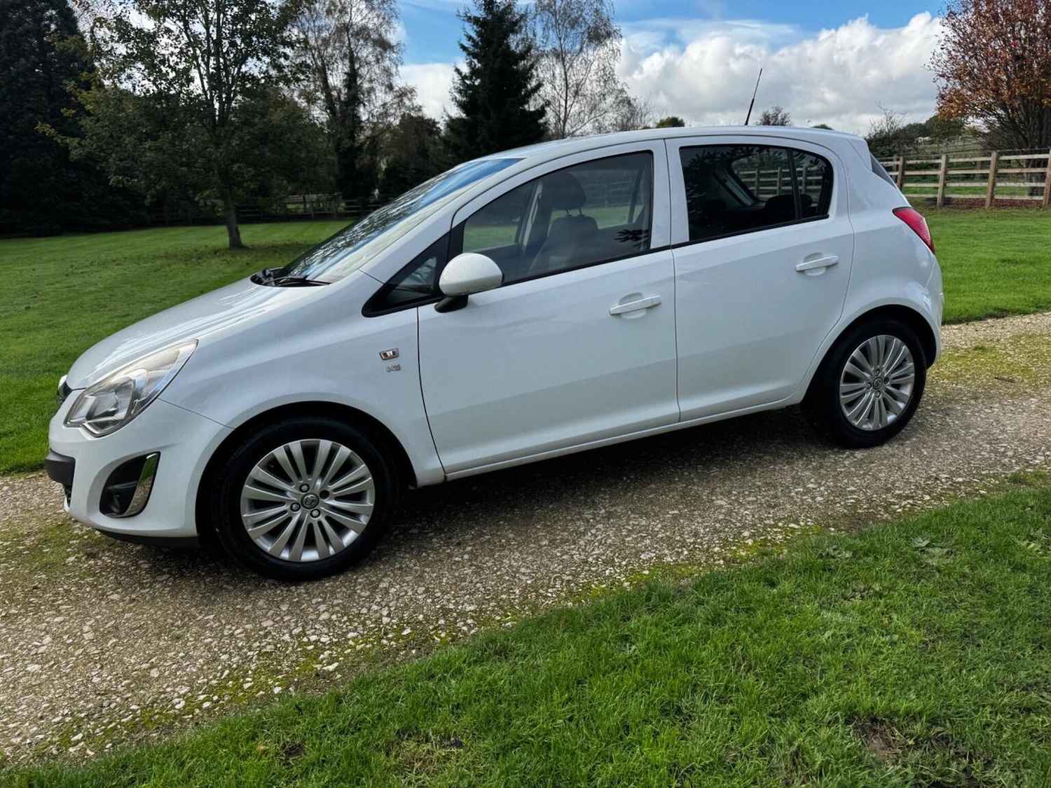 Used Vauxhall Corsa 2011 for sale - 76355928: Photo 32